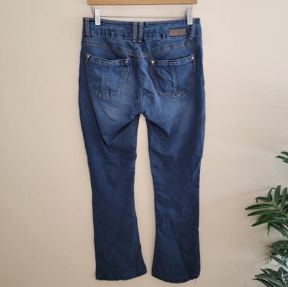 Democracy | Rebel Itty Bitty Boot Cut Jeans with Stretch Size 8 - Picture 4 of 5